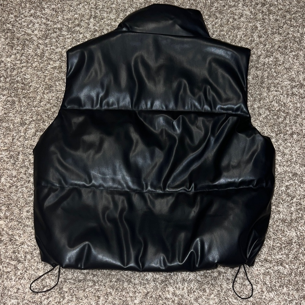 SHEIN Black Puffer Vest - Picture 8 of 11
